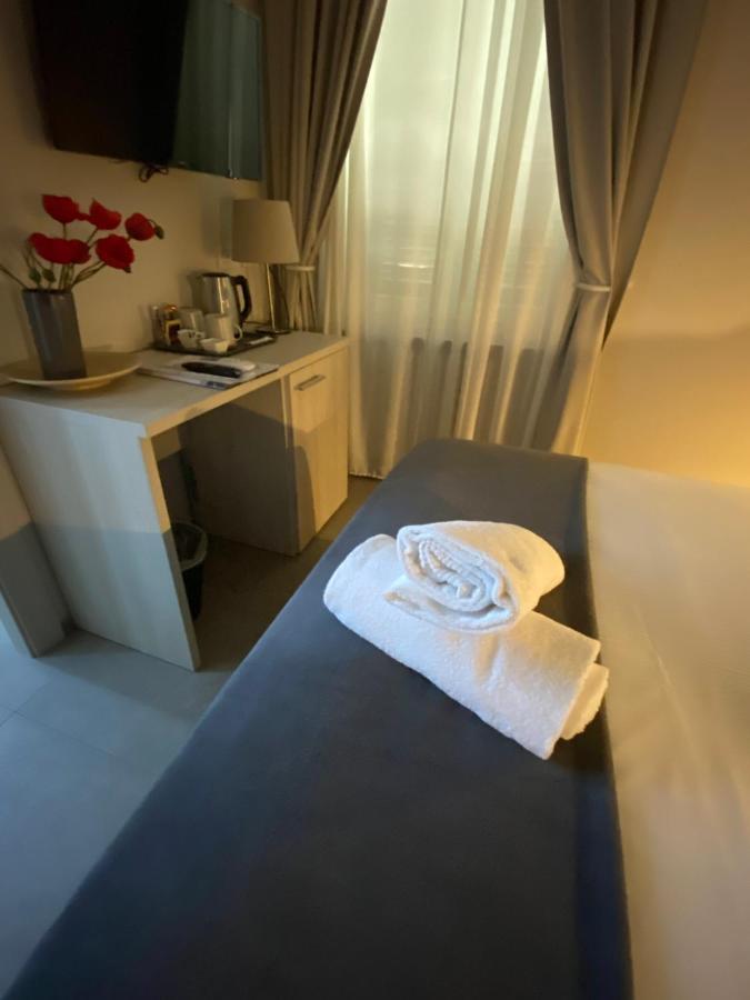 Lo Stallone -Malpensa Milan Airport Buscate Exteriér fotografie